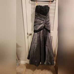 Womens Size 4 gunmetal Mermaid Gown